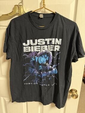 Justin Bieber T Shirt Size Large Justice World Tour Black Short Sleeve 2022 42w